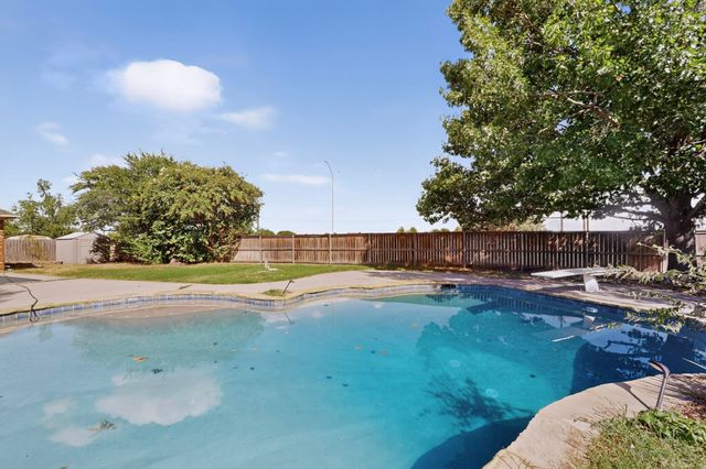 8417 Rock Canyon Court, Fort Worth, TX 76123