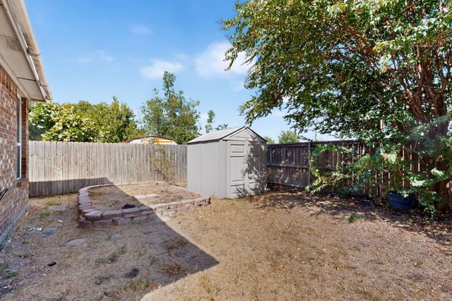 8417 Rock Canyon Court, Fort Worth, TX 76123