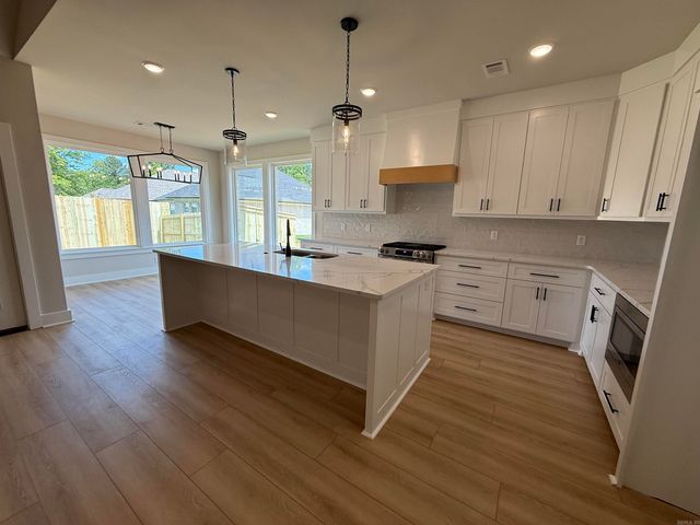 3912 Spencer Crossing Drive, Benton, AR 72019