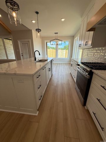 3912 Spencer Crossing Drive, Benton, AR 72019