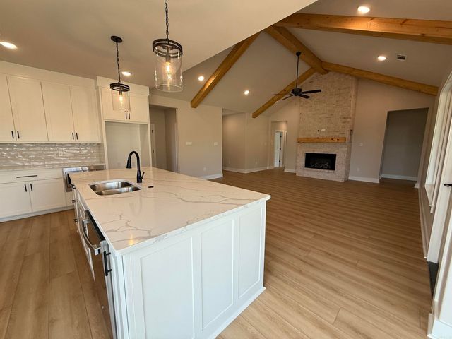 3912 Spencer Crossing Drive, Benton, AR 72019