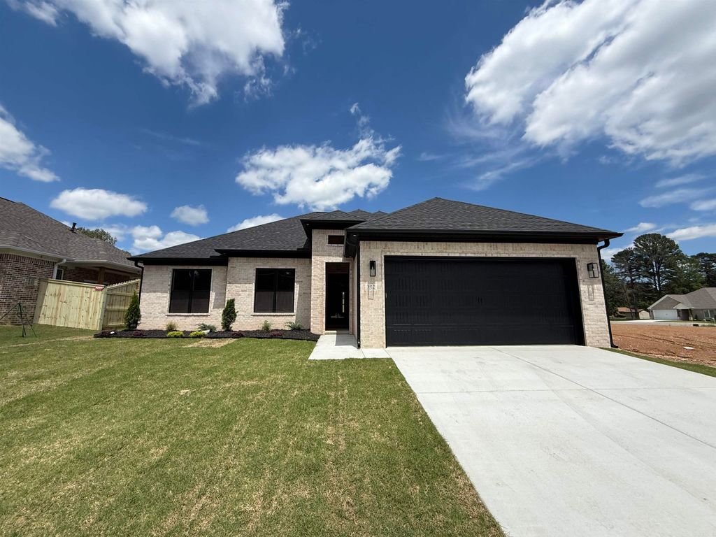 3912 Spencer Crossing Drive, Benton, AR 72019