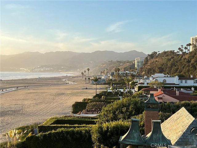 723 Palisades Beach Road 101, Santa Monica, CA 90402