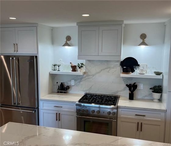 723 Palisades Beach Road 101, Santa Monica, CA 90402