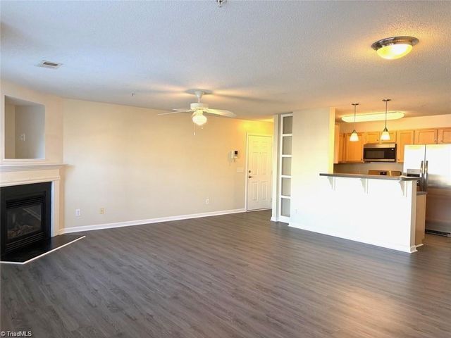 2600 Pennoak Way H, Greensboro, NC 27407