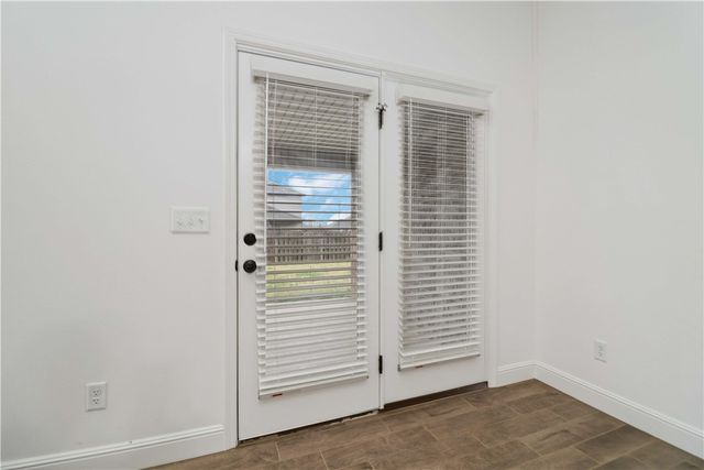 1040 Sundance Lane, Bentonville, AR 72712