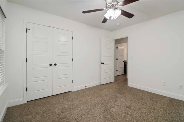 1040 Sundance Lane, Bentonville, AR 72712