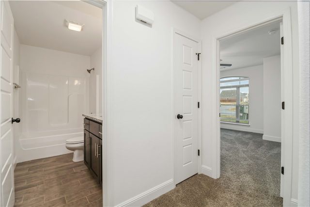 1040 Sundance Lane, Bentonville, AR 72712