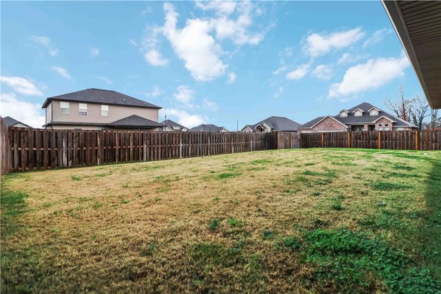 1040 Sundance Lane, Bentonville, AR 72712