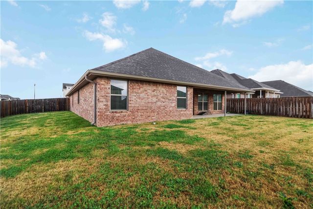 1040 Sundance Lane, Bentonville, AR 72712