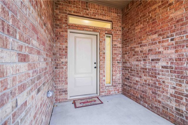1040 Sundance Lane, Bentonville, AR 72712