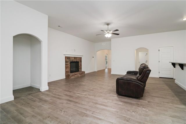 1040 Sundance Lane, Bentonville, AR 72712