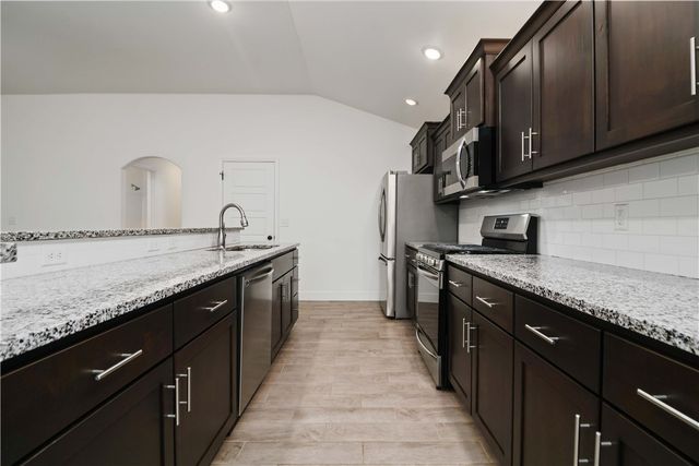 1040 Sundance Lane, Bentonville, AR 72712