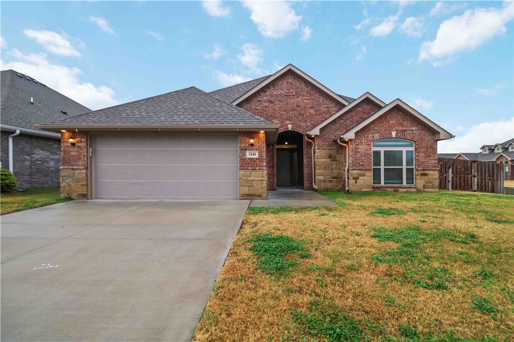 1040 Sundance Lane, Bentonville, AR 72712