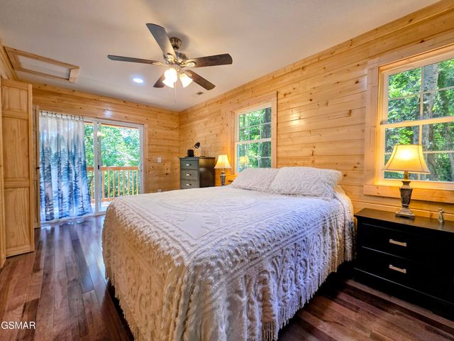 125 Deer Run Way, Dandridge, TN 37725