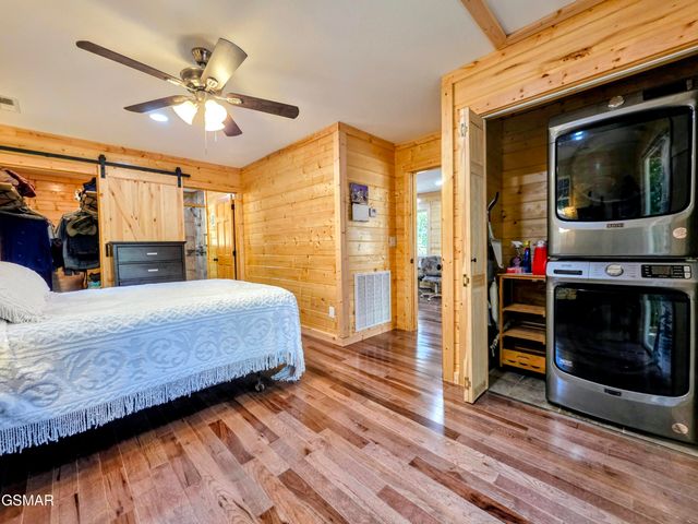 125 Deer Run Way, Dandridge, TN 37725