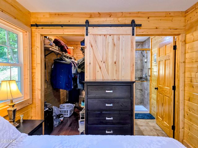 125 Deer Run Way, Dandridge, TN 37725