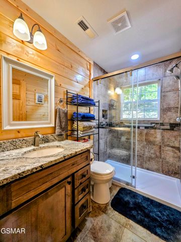 125 Deer Run Way, Dandridge, TN 37725