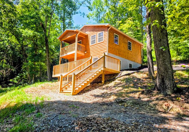 125 Deer Run Way, Dandridge, TN 37725