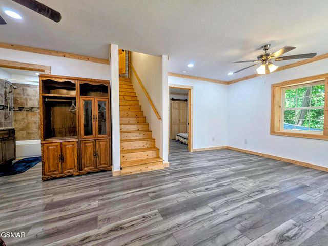 125 Deer Run Way, Dandridge, TN 37725