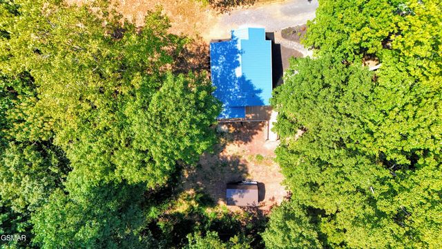 125 Deer Run Way, Dandridge, TN 37725