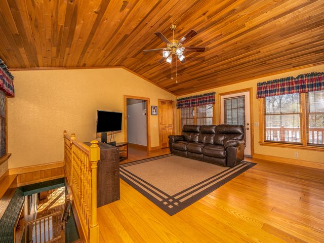 435 Hunters Lane, Morehead, KY 40351