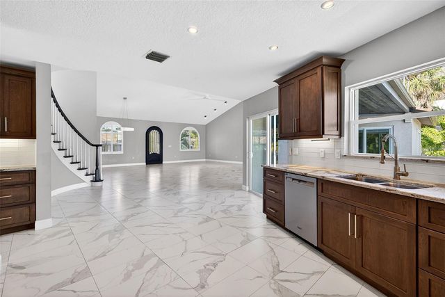 562 RANGER LANE, Longboat Key, FL 34228