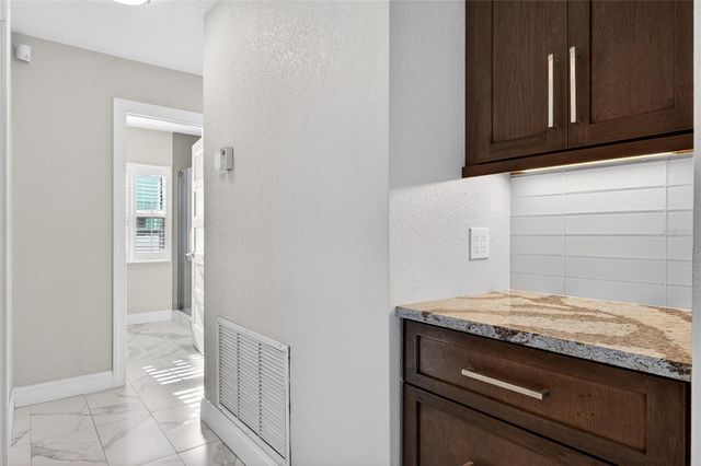 562 RANGER LANE, Longboat Key, FL 34228