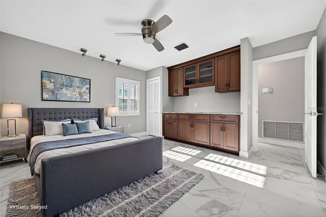 562 RANGER LANE, Longboat Key, FL 34228