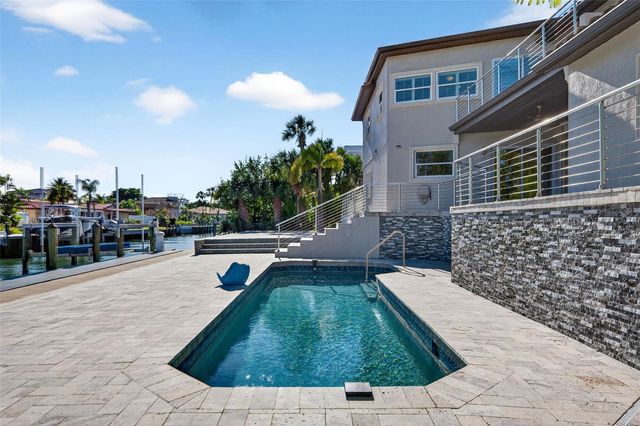 562 RANGER LANE, Longboat Key, FL 34228