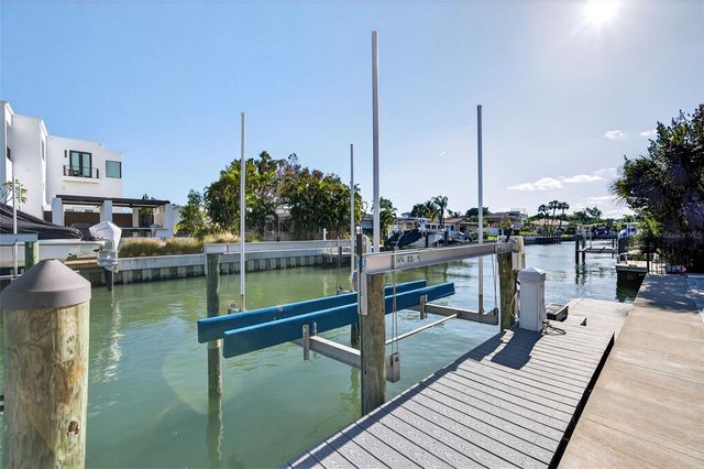 562 RANGER LANE, Longboat Key, FL 34228