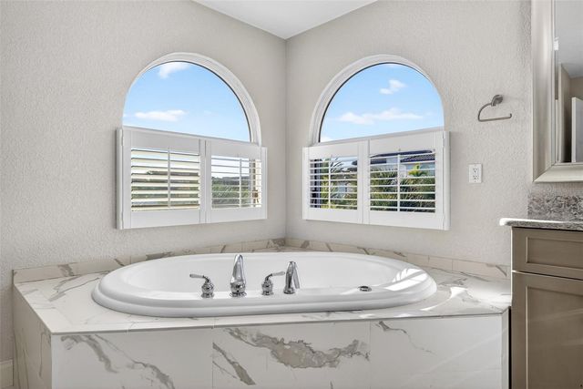 562 RANGER LANE, Longboat Key, FL 34228
