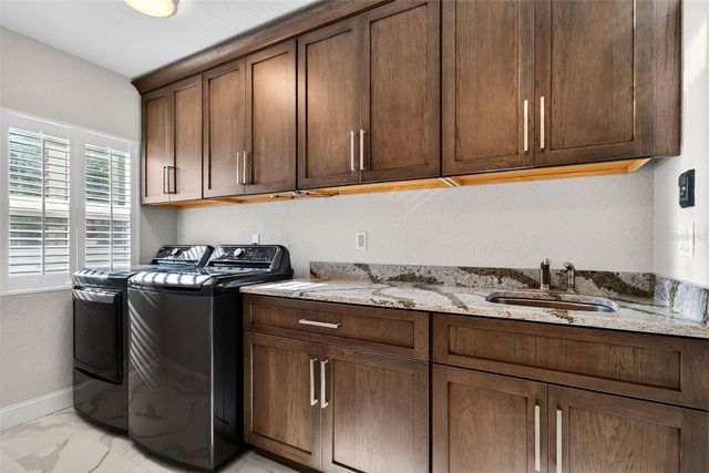 562 RANGER LANE, Longboat Key, FL 34228