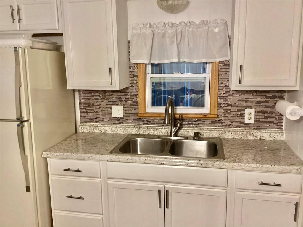 Image 3 of property listing at 38618 REMORA AVENUE 92, Zephyrhills, FL 33542