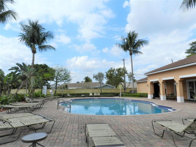 3569 Forest Hill Boulevard 108, Palm Springs, FL 33406