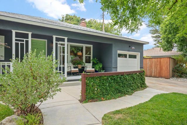 36 Lupine Way, Sacramento, CA 95819