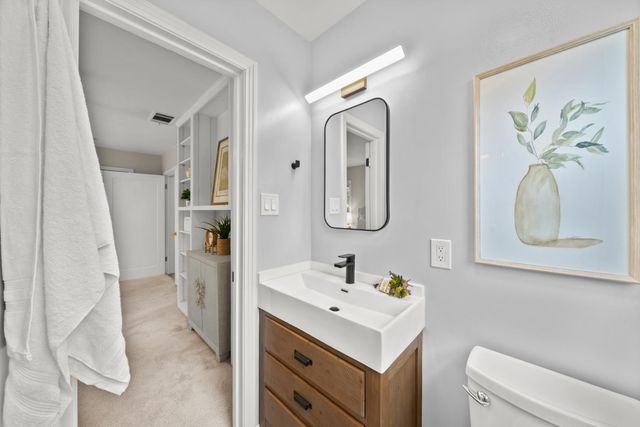 36 Lupine Way, Sacramento, CA 95819