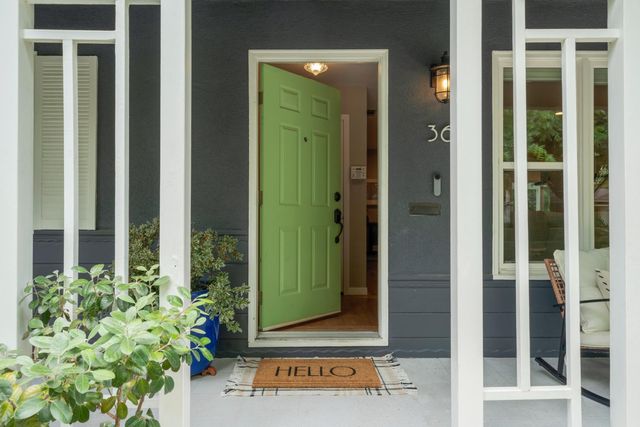 36 Lupine Way, Sacramento, CA 95819