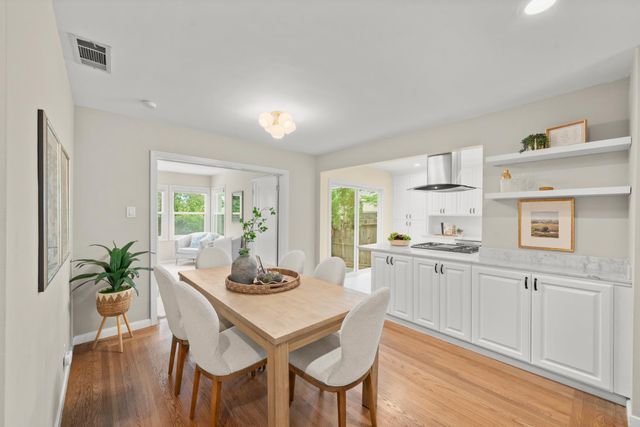 36 Lupine Way, Sacramento, CA 95819