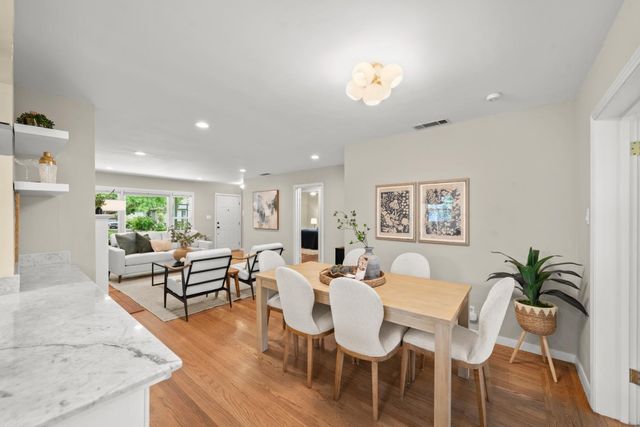 36 Lupine Way, Sacramento, CA 95819