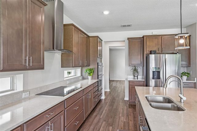 11032 SUNDRIFT DRIVE, Tampa, FL 33647