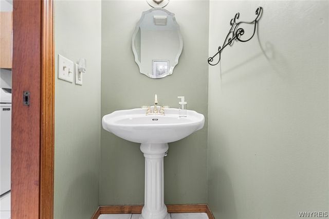 8367 Cherry Lane, Eden, NY 14057