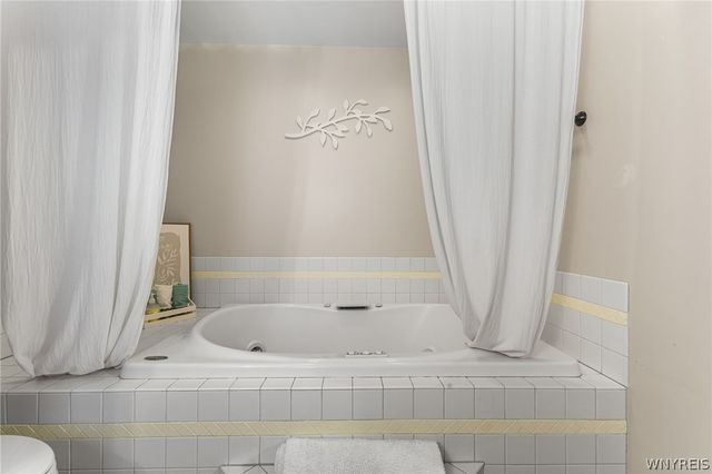 8367 Cherry Lane, Eden, NY 14057