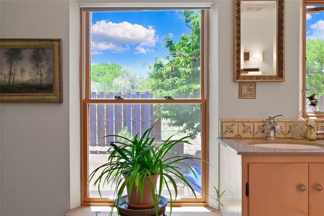 440 Los Pinos Road, Santa Fe, NM 87507