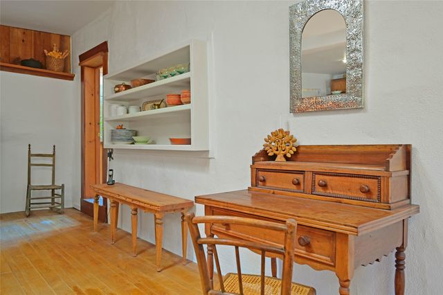 440 Los Pinos Road, Santa Fe, NM 87507