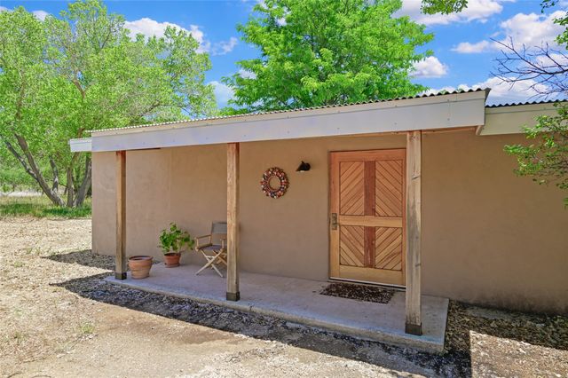 440 Los Pinos Road, Santa Fe, NM 87507