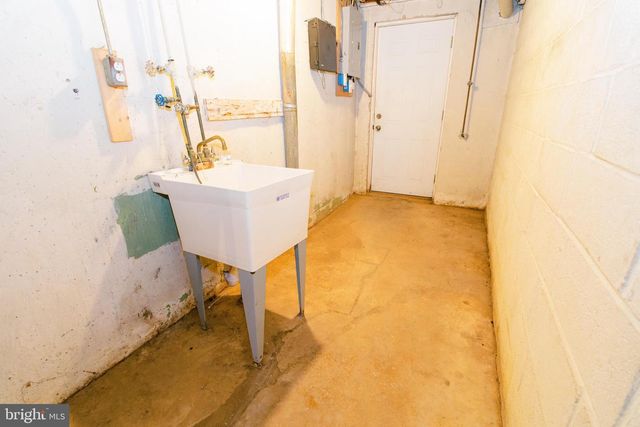 7701 E ROOSEVELT BLVD, Philadelphia, PA 19152