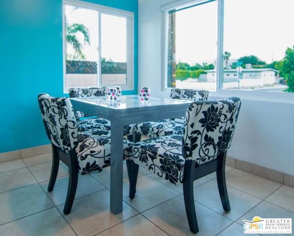 594 S Calle Encilia, Palm Springs, CA 92264