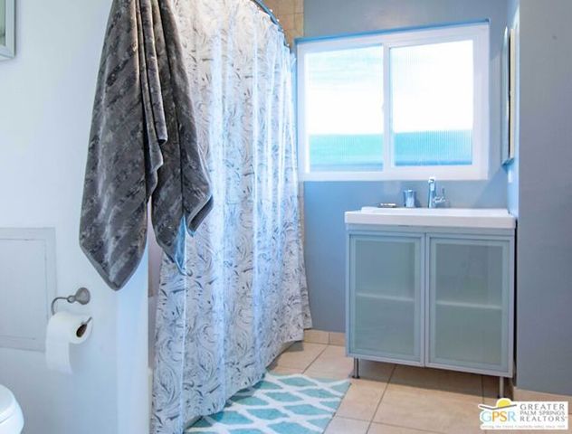 594 S Calle Encilia, Palm Springs, CA 92264