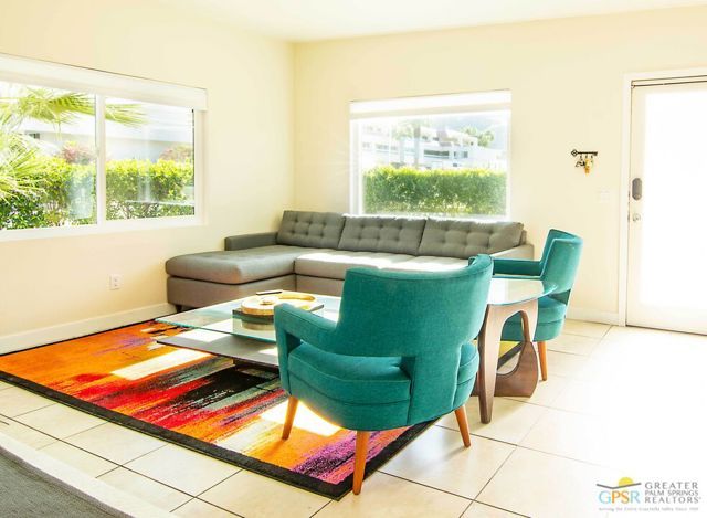 594 S Calle Encilia, Palm Springs, CA 92264